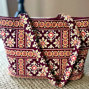 Vera Bradley Retired Medallion Burgundy Scroll Purse thumbnail 4