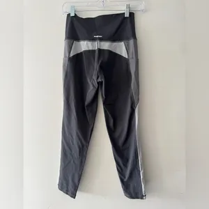 Aerie Chill Play Move 7/8 Black Gray Colorblock Mesh‎ Leggings thumbnail 3