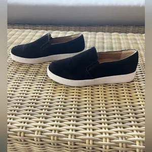 Vionic Black Suede Midi Slip On‎ Sneakers size 7.5 workwear athleisure classic thumbnail 4
