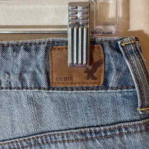 American‎ Eagle Hi-Rise Festival Denim Shorts Distressed Size 8 thumbnail 4