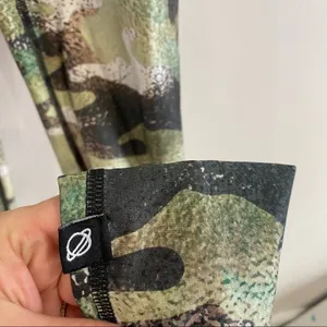 Terez Womens Metallic Green Camo Leggings Small Activewear Yoga Pants Camouflage thumbnail 5