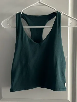 Vuori Halo Performance Crop Tank thumbnail 1