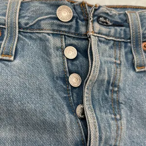 Levi's 501 Light Blue Frayed Denim Shorts Sz 25 thumbnail 7