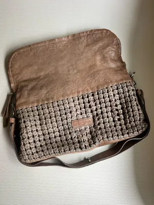 Liebeskind Berlin Woven Fold-Over Crossbody – Distressed Two-Tone Brown thumbnail 3