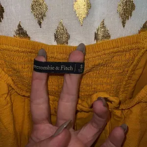 Abercrombie & Fitch strappy crop top mustard yellow milk maid size S thumbnail 2