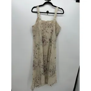 R&M Richards Woman Floral Crinkle V-Neck Midi Dress Beige Pink Size 18W thumbnail 4