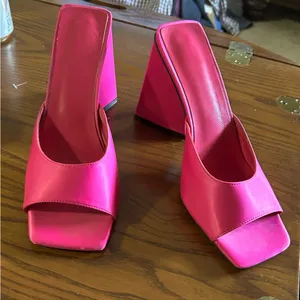 Slides beautiful chunky pink satin slides are hot! Size 40 9 1/2 USA Triangle thumbnail 4