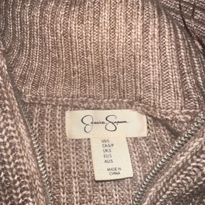 Sweater thumbnail 2