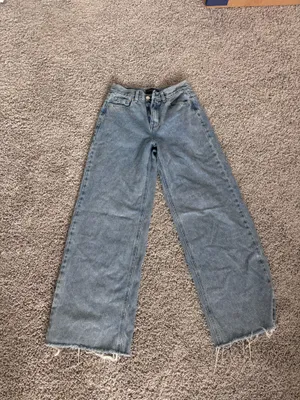 White fox low rise baggy jeans thumbnail 2