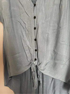 Universal Threads Blue Short Sleeve Tie Front High Low Blouse Top Size XS thumbnail 3