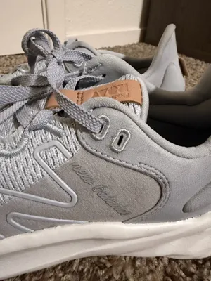 New balance tennis shoes thumbnail 3
