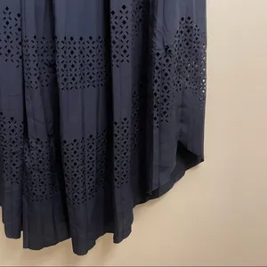 Banana‎ Republic curved hem laser cutout navy blue women’s semi formal dress thumbnail 3