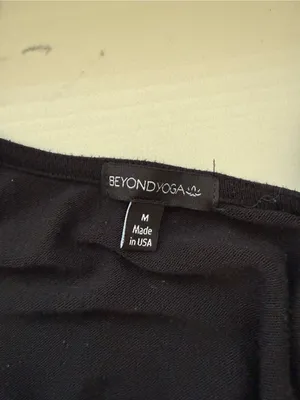Beyond Yoga Black Long-Sleeve Cropped Wrap Top thumbnail 3