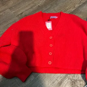 NWT Edikted Sabrina Chunky Knit Crop Cardigan size XS‎ thumbnail 7