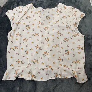 American Eagle Short Sleeve Printed V Neck Blouse Top Shirt Cream Floral Crop XL thumbnail 6