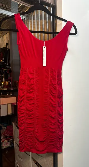 Dress Red thumbnail 1