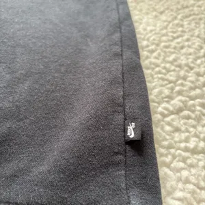 Nike SB Black Graphic Bee Dandelion Skate Pullover Hoodie L Gorpcore skatewear thumbnail 3