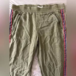 SO Brand Green Women's Elastic Waist/Ankle Pants Size‎ Small thumbnail 4
