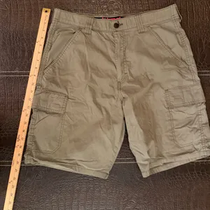Wrangler All Terrain Gear Cargo Shorts Mens Size 32 Green Utility Pockets thumbnail 3