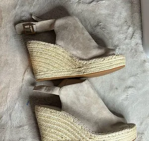 Kenneth Cole 9.5 Olivia Wedges thumbnail 1
