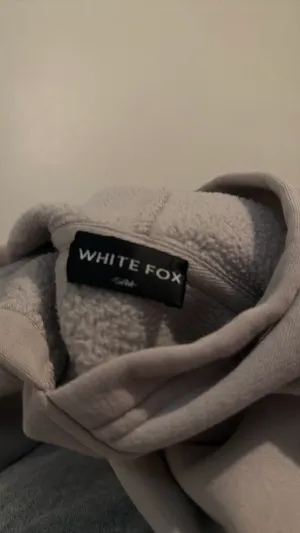White fox hoodie thumbnail 4