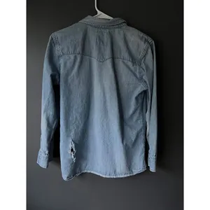Levi's Denim Button-Up Shirt size Large thumbnail 2