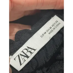 Zara Women Black Smocked Off the Shoulder Long Sleeve Crop Top Size M thumbnail 4
