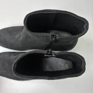 Time and Tru Black Faux Suede Heeled Ankle Booties Womens 9 thumbnail 7