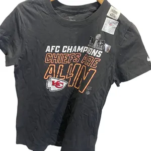 Nike‎ Womens M Kansas City Chiefs AFC Short Sleeved Tee NEW thumbnail 2