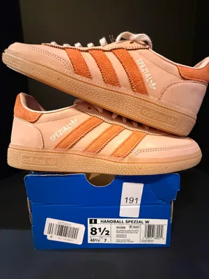 Women’s Adidas Handball Spezial 8.5W thumbnail 1