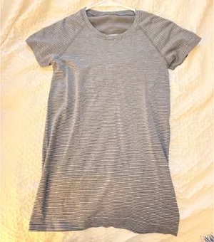 Lululemon Gray Striped Swiftly Tech thumbnail 1