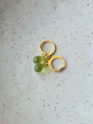 Handmade green mini teardrop Czech glass simple minimalist earrings💚 thumbnail 5