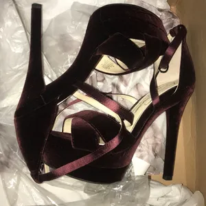 maroon jessica simpson velvet heels 6.5 thumbnail 4