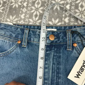 NWT Wrangler Wild‎ West 603 High Rise Straight Jeans Ripped Knees Size 28 thumbnail 8