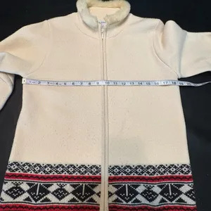 Vintage Pendleton Cream Sweater w/ Black &Red Accents Size S. 100% Virgin Wool thumbnail 9