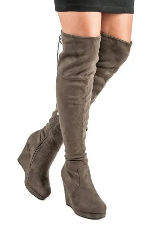 Knee high suede boots Size 9 thumbnail 1