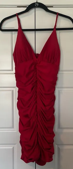 Windsor Women's‎ Red Ruched Mini Dress Size Small V-Neck thumbnail 1