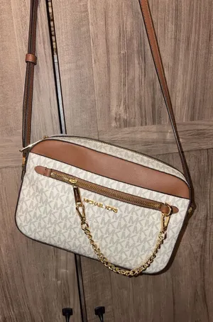 Michael Kors Purse thumbnail 1