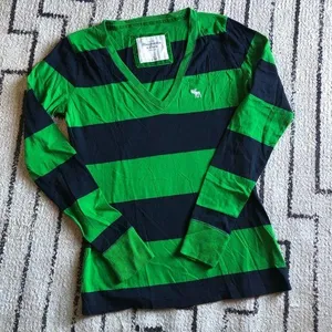 Abercrombie and Fitch women’s top thumbnail 1