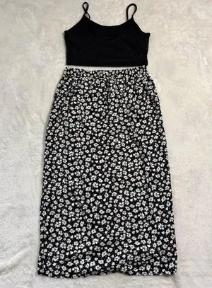 YOZI Black Daisy Print Silk Like Midi Skirt and Top – Size 12 – Floral thumbnail 5
