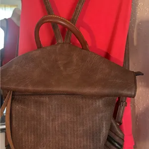 Brown Medium Size Back Pack with Adjustable Straps thumbnail 2