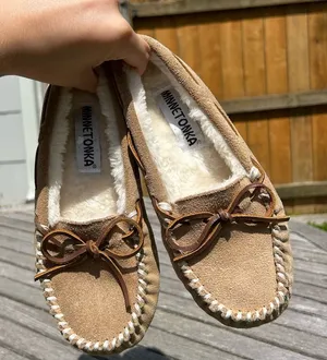 Minnetonka Fur lined Slippers Moccasins Lynda‎ Trapper Women's 5 thumbnail 1
