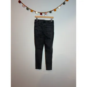 American Eagle washed black Hi-Rise Jeggings thumbnail 2