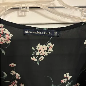 Abercrombie and Fitch floral ruffle wrap dress mini medium thumbnail 2