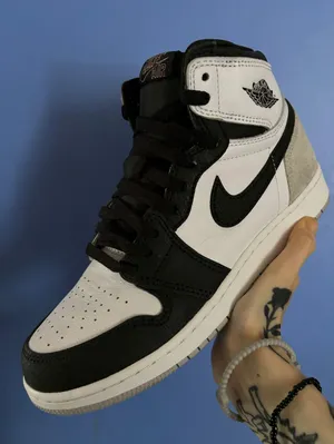 Air Jordan 1 Retro High OG GS ‘Stage Haze’ thumbnail 1