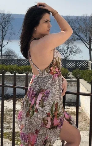 STUNNING Open-Back Floral Maxi Dress thumbnail 5