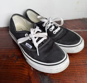 ✨Vans Authentic Sneakers Sz 6✨ thumbnail 1