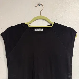 Zara Black Cap Sleeve Muscle Tee Top Sz M thumbnail 3