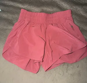 Lululemon Tracker Shorts 4" thumbnail 1