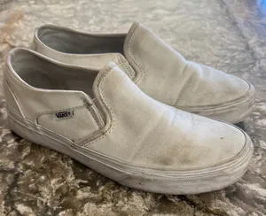 Vans Women's Cream Slip-On Sneakers / Q7 thumbnail 1